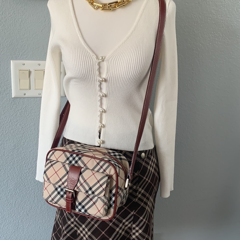 ❤️❤️SOLD❤️❤️Burberry blue label crossbody camera bag - Picture 11 of 11